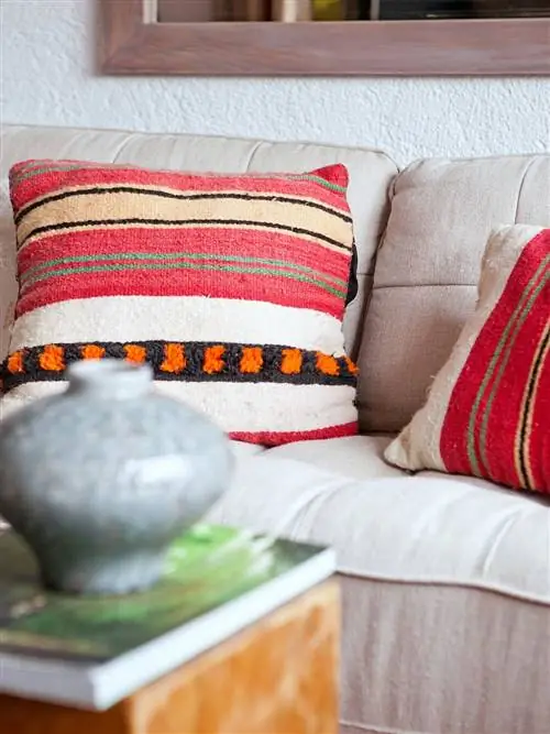 Подушка, Подушка, Апельсин, Декоративная подушка, Мебель, Комната, Гостиная, Текстиль, Постельные принадлежности, Дизайн интерьера,