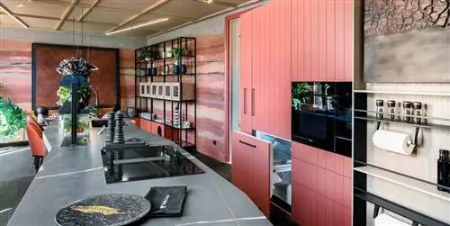 20 идей, как разместить микроволновку на кухне