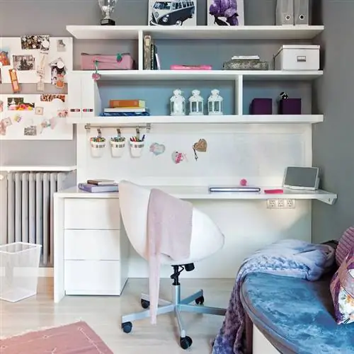 молодежный стол