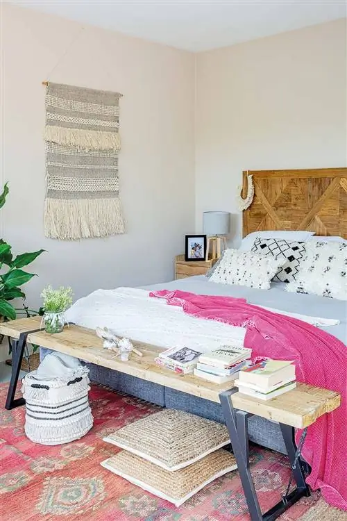 Семейное шале в Мадриде: спальня в берберском стиле