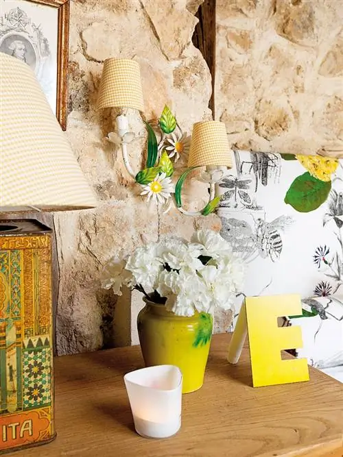 Дизайн интерьера, Абажур, Аксессуары для дома, Аксессуары для освещения, Лампа, Ваза, Цветочная композиция, Артефакт, Цветочный дизайн, Срезанные цветы,