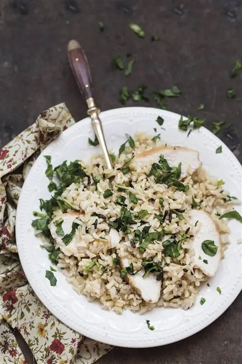 черный рис с колбасой