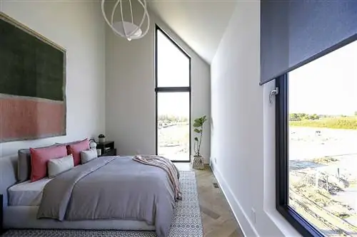 спальни с большими окнами