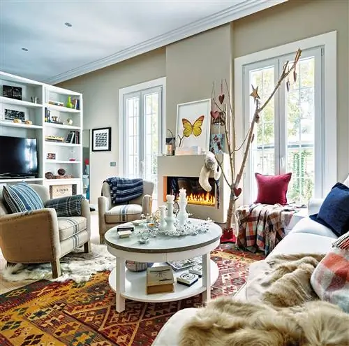 очень уютный дом в мадриде, украшенный к рождеству