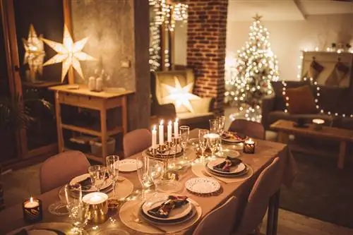 освещенный зал