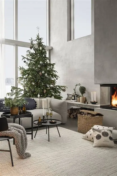 Новогодняя елка в атмосфере хм