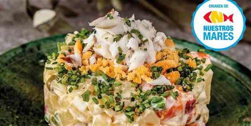 Русский салат с сибасом, изысканная и обогащенная классика
