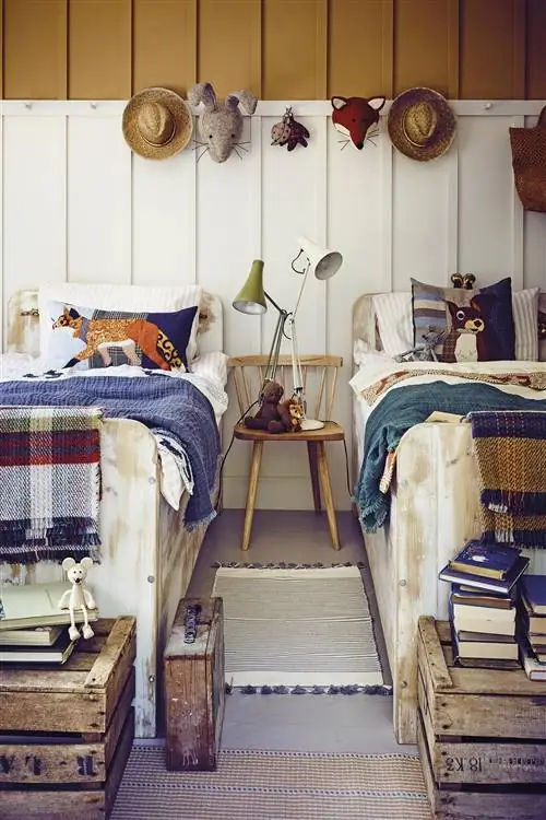 Общая спальня в стиле кантри