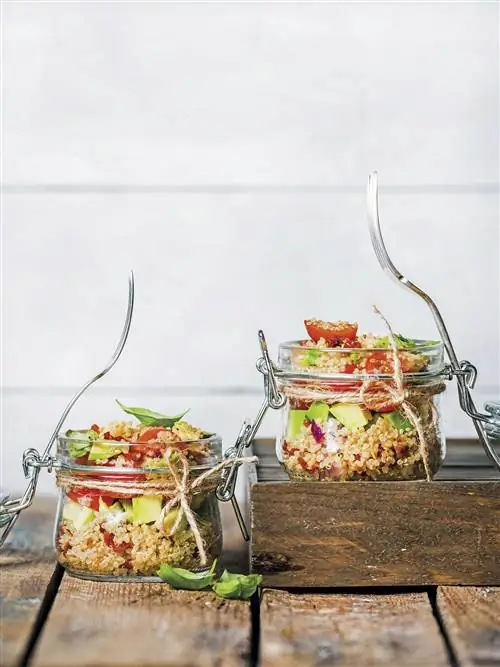 салат из авокадо и киноа