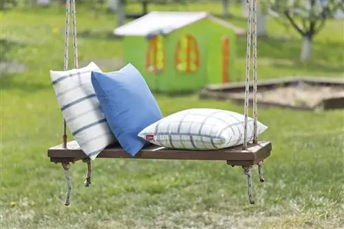 качели в саду своими руками из веревки и дерева