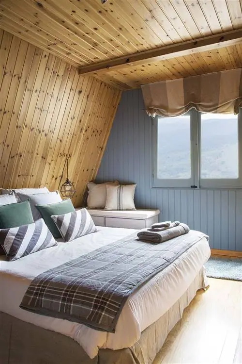 идеи деко мансардная спальня, загородный дом