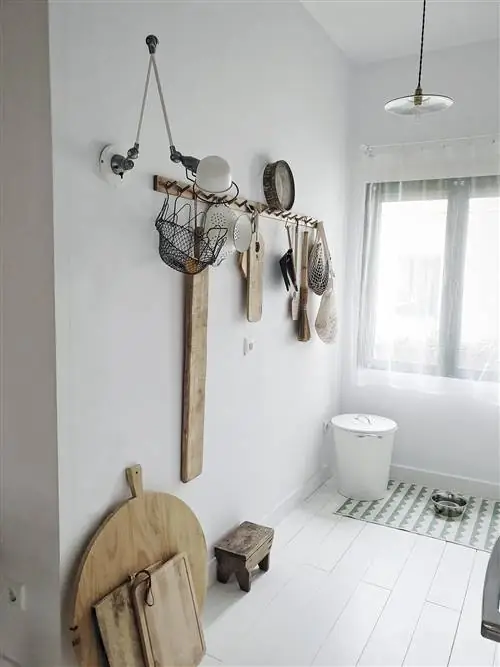 anniegg67 деревенский дом кухня с деревянной вешалкой