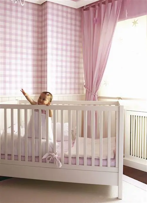 покрасить детскую комнату в розовый цвет