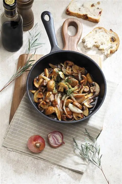 грибы на сковороде