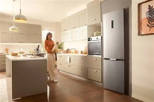 стальная консоль и медная отделка