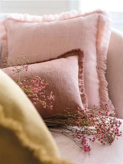 подушки для гостиной из розового льна модель nikko by camengo