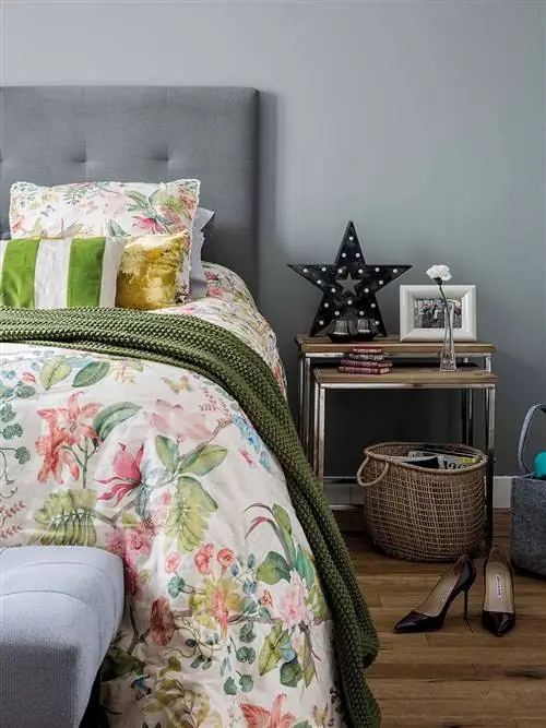 квартира в мадриде с террасой серая спальня