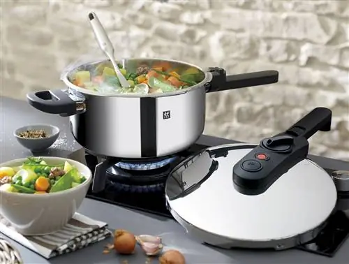 Кухонная посуда и формы для выпечки, Продукт, Сковорода, Еда, Блюдо, Вок, Кухонный прибор, Кухня, Кулинария, Горячий горшок,