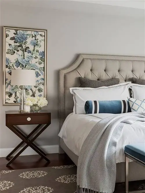 ковер с рисунком в коричневых тонах