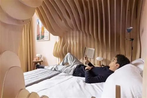 Кровать в стиле матки в The Zed Rooms