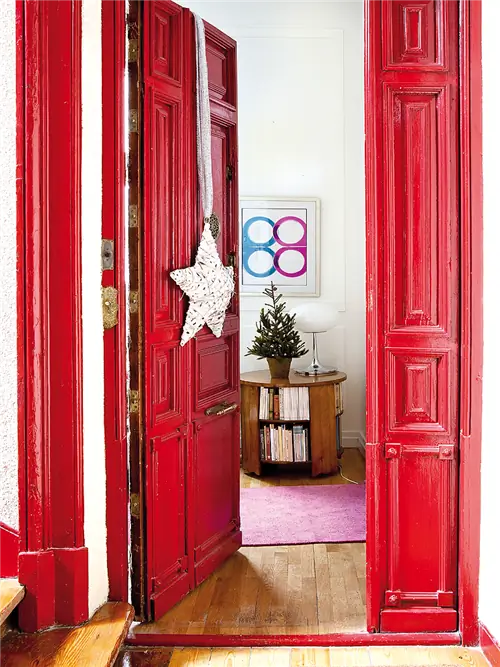 Дерево, Красный, Дизайн интерьера, Комната, Этаж, Пурпурный, Дверь, Домашняя дверь, Светильник, Бордовый,