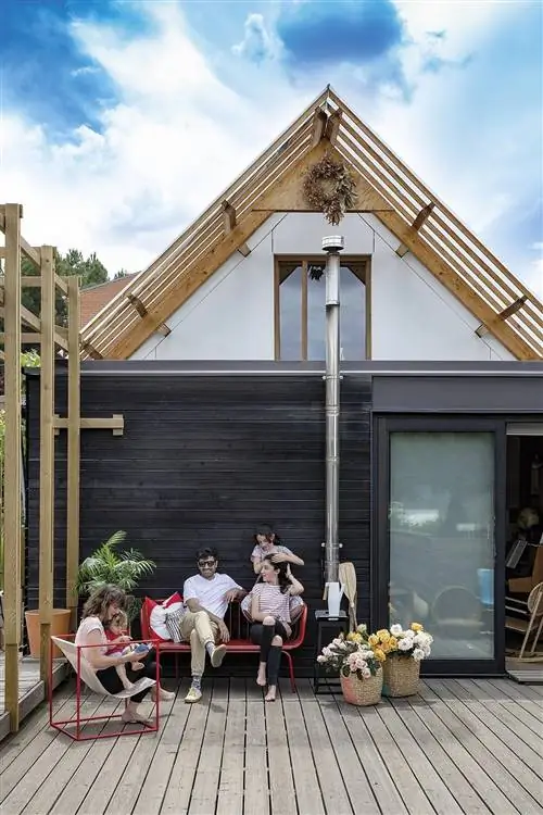 семейный модульный дом с крыльцом