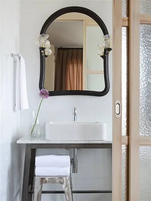 Недвижимость, Архитектура, Комната, Дизайн интерьера, Сантехника, Стена, Раковина, Кран, Светильник, Раковина,