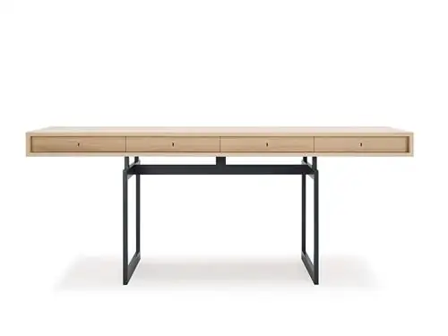 Дизайн стола от Bodil Kjaer