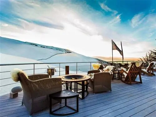 Небо, Стол, Атмосфера, Море, Крыша, Отпуск, Ресторан, Облако, Дом, Мебель,