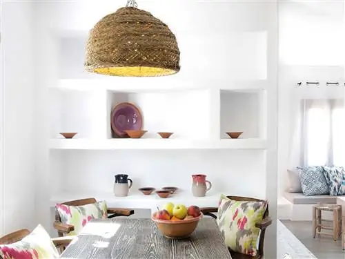 Полка, Мебель, Комната, Дизайн интерьера, Желтый, Стена, Недвижимость, Таблица, Гостиная, Стеллажи,