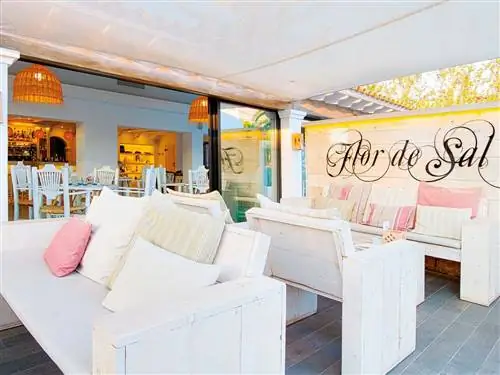 Недвижимость, Комната, Дизайн интерьера, Мебель, Здание, Стул, Стена, Дом, Потолок, Недвижимость,