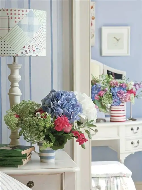 Синий, Комната, Цветок, Дизайн интерьера, Букет, Лепесток, Дизайн интерьера, Срезанные цветы, Артефакт, Аранжировка цветов,