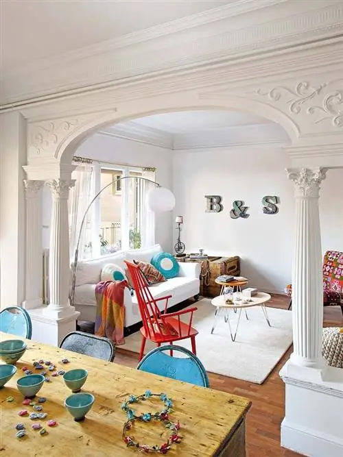 Комната, Дизайн интерьера, Этаж, Потолок, Стол, Мебель, Напольное покрытие, Главная, Дизайн интерьера, Гостиная,