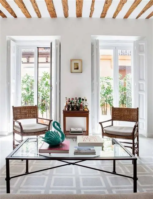 Мебель, Комната, Гостиная, Дизайн интерьера, Потолок, Журнальный столик, Недвижимость, Стол, Здание, Главная,