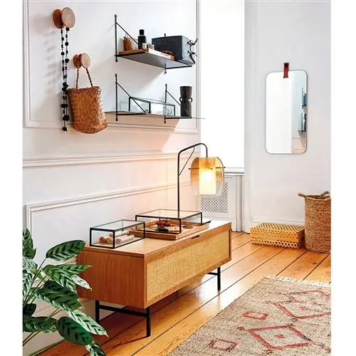 Маленькая гардеробная в спальне