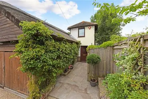 Весенний коттедж