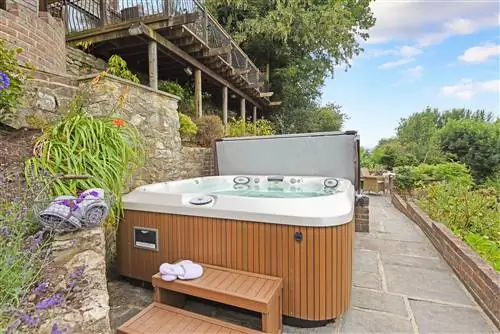 Весенний коттедж