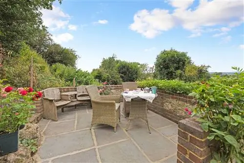 Весенний коттедж