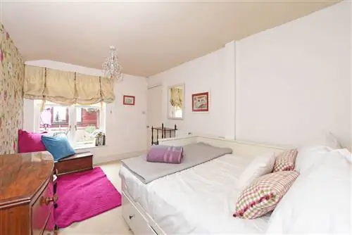 Весенний коттедж