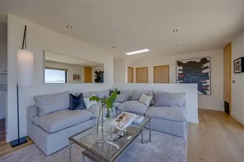 серый угловой диван