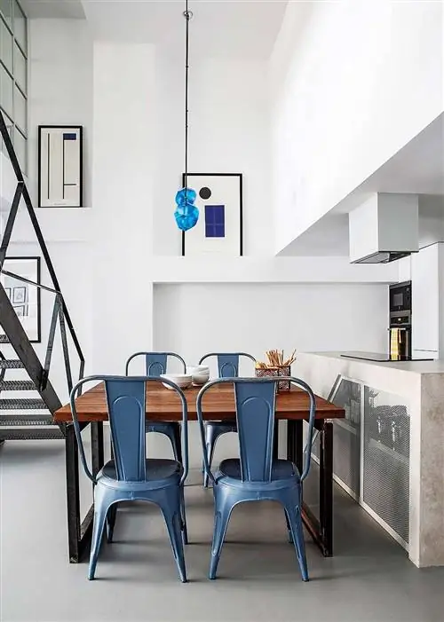 металлические стулья