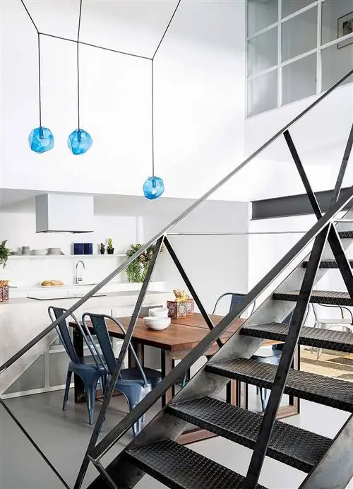 железная лестница