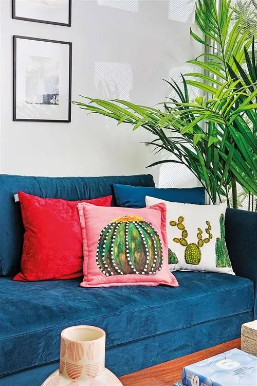 бархатный диван