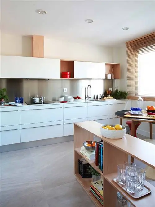 Комната, Дизайн интерьера, Белый, Этаж, Потолок, Кухня, Дизайн интерьера, Краснодеревщик, Раковина, Шкаф,