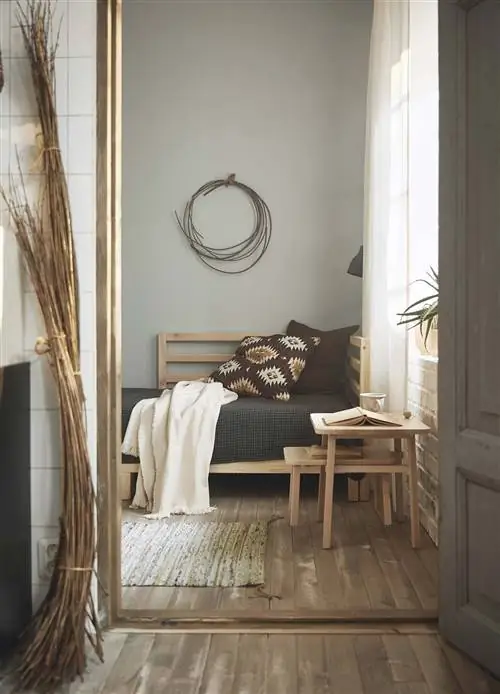 Relax lounges: уголок для чтения под окном