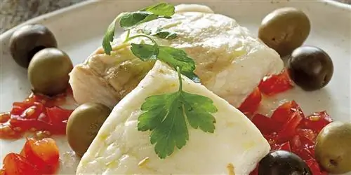 Блюдо дня: Хек с лимоном и оливками