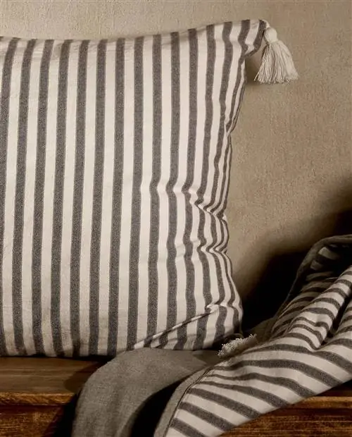 Фланелевая наволочка Zara Home в полоску Фланелевая наволочка Zara Home в полоску