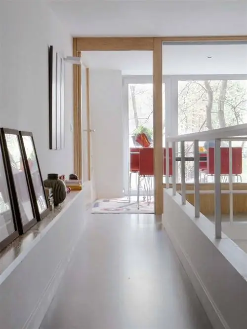 Этаж, Недвижимость, Архитектура, Пол, Комната, Дизайн интерьера, Светильник, Материальное имущество, Домашняя дверь, Дверь,