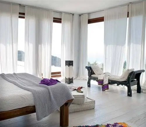 Комната, Дизайн интерьера, Этаж, Недвижимость, Напольное покрытие, Текстиль, Мебель, Фиолетовый, Кровать, Постельное белье,