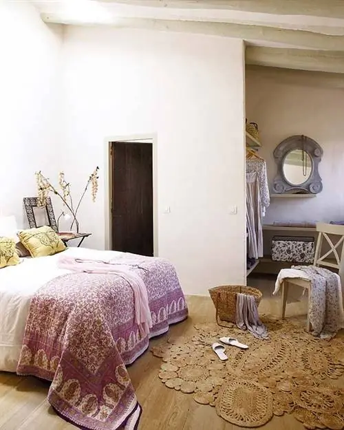 Комната, Дизайн интерьера, Пол, Кровать, Недвижимость, Текстиль, Стена, Постельные принадлежности, Потолок, Постельное белье,